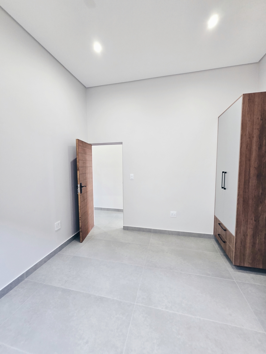5 Bedroom Property for Sale in Outeniquasbosch Western Cape